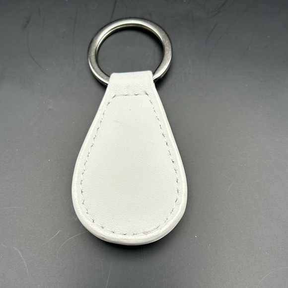 GB White Leather Metal Key Chain Key Ring Auto Car Great Britain Motors Autos - Picture 3 of 3